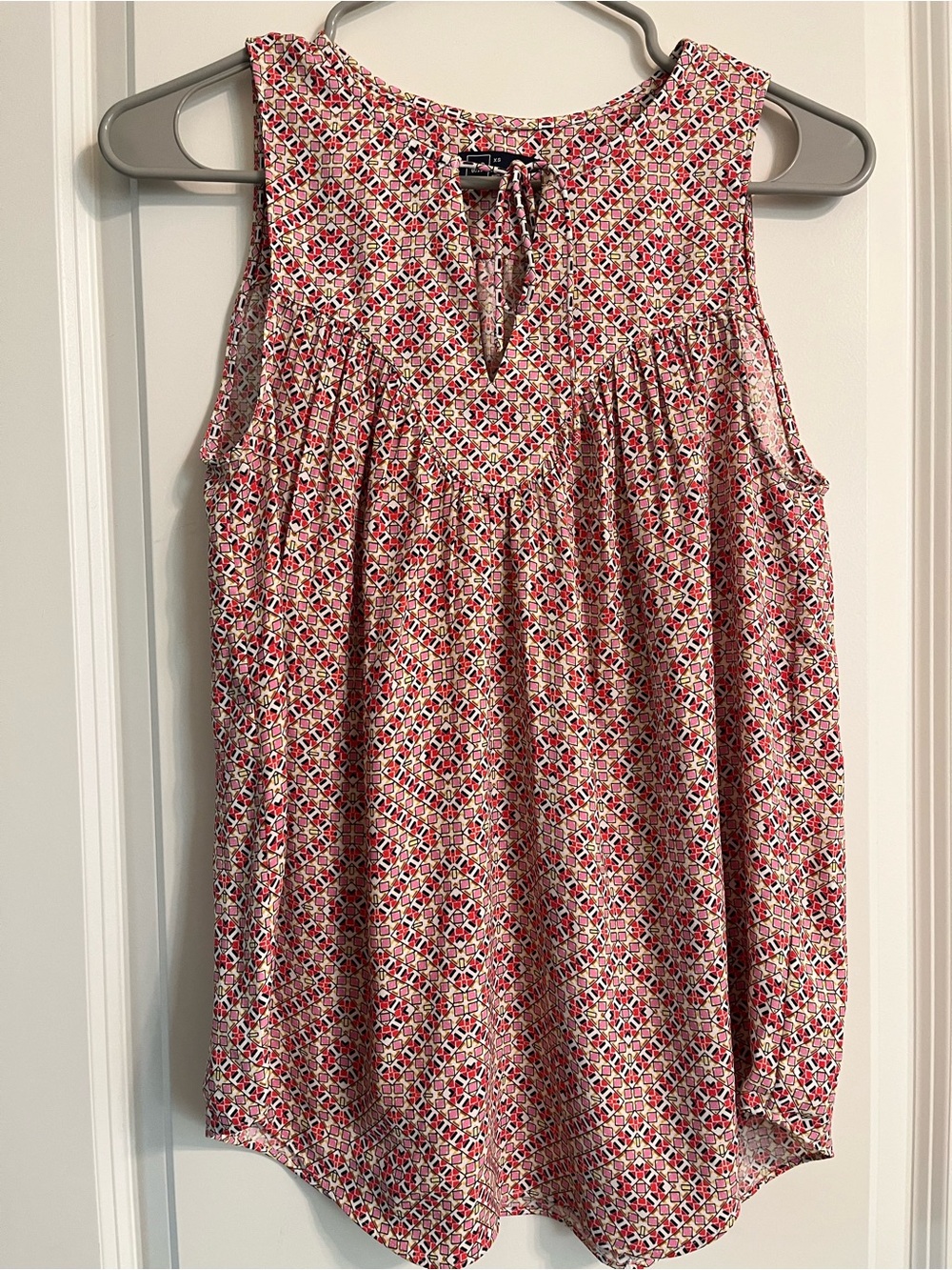 GAP- Sleeveless Pink Printed Tie-Neck Blouse